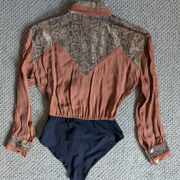 Stunning 2-piece vintage Cache set with a metallic gold snake skin pattern, sz10 - Picture 7 of 16